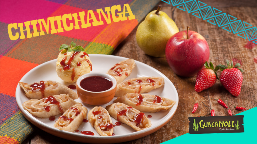 Foto de chimichangas em um prato de comida mexicana